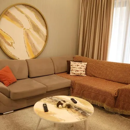 Main Luxury 1 * Tirana