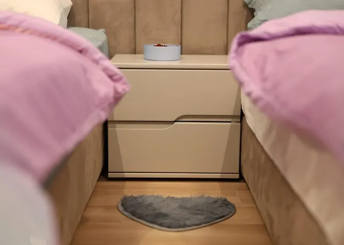 Main Luxury 1 * ティラナ