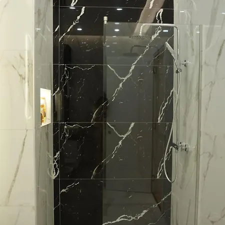 Main Luxury 1