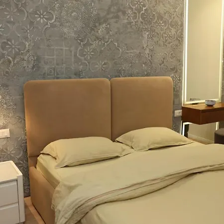 Apartment Main Luxury 1 *